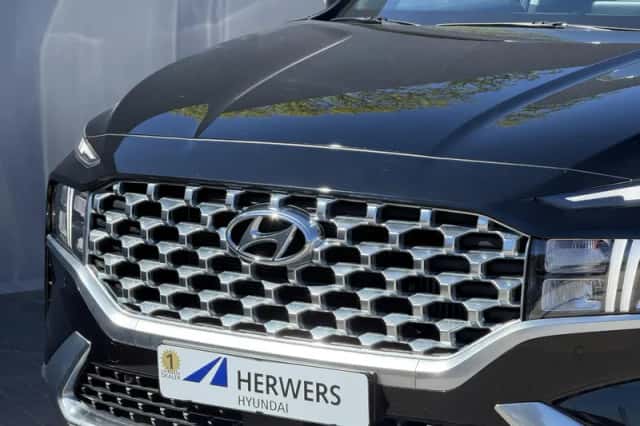 Hyundai Santa Fe (2023) thumbnail 9