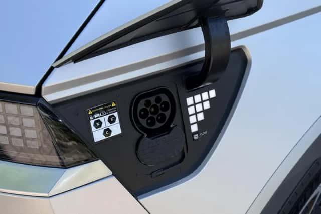 Hyundai Ioniq 5 (2021) thumbnail 18