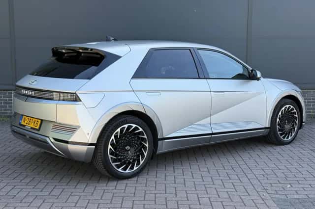 Hyundai Ioniq 5 (2021) thumbnail 3