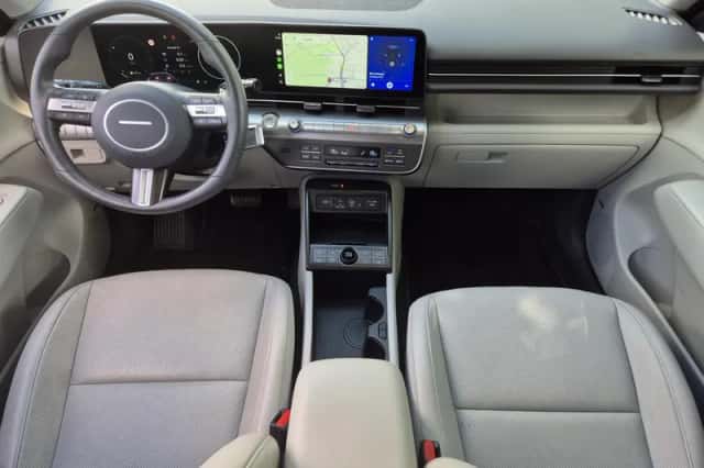 Hyundai Kona (2023) thumbnail 2