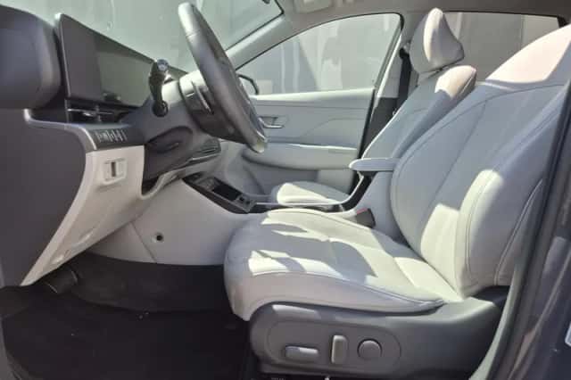 Hyundai Kona (2023) thumbnail 9