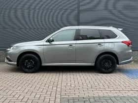 Mitsubishi Outlander (2021) thumbnail 11