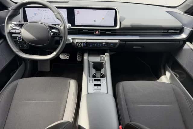 Hyundai Ioniq 6 (2024) thumbnail 2
