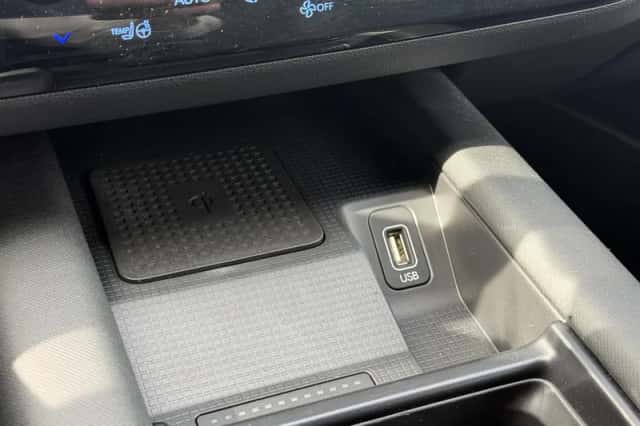Hyundai Ioniq 6 (2024) thumbnail 26
