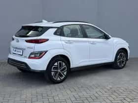 Hyundai Kona (2022) thumbnail 3