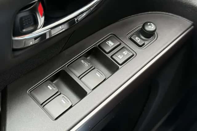 Suzuki S-Cross (2023) thumbnail 27
