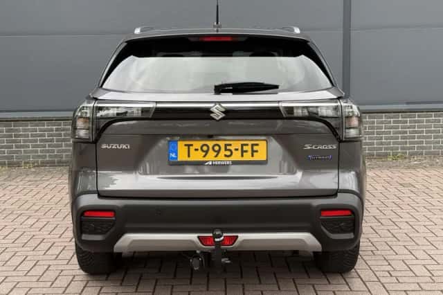 Suzuki S-Cross (2023) thumbnail 36