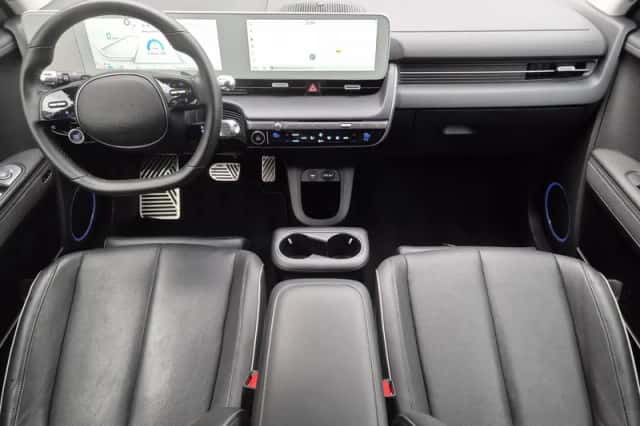 Hyundai Ioniq 5 (2022) thumbnail 2