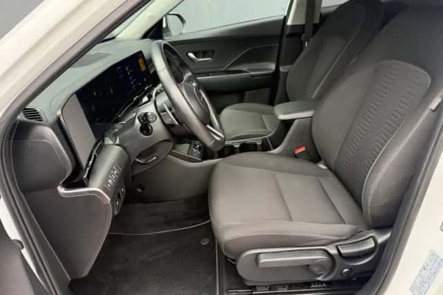 Hyundai Kona (2023) thumbnail 4