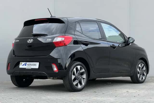 Hyundai i10 (2024) thumbnail 3