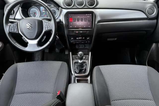 Suzuki Vitara (2022) thumbnail 2