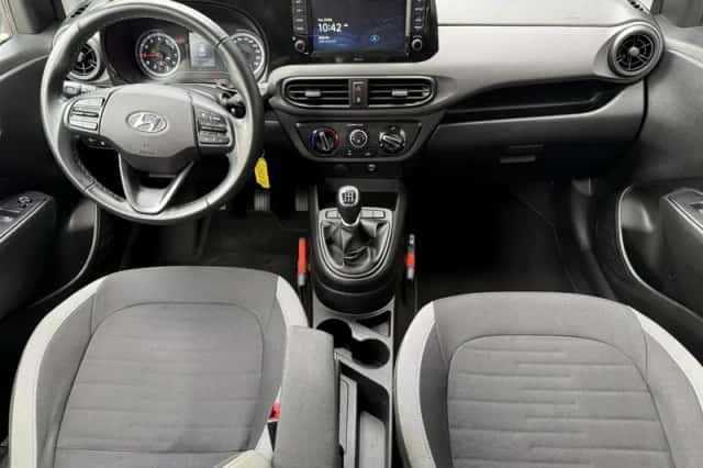 Hyundai i10 (2022) thumbnail 2
