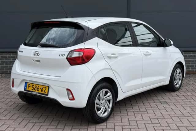 Hyundai i10 (2022) thumbnail 3