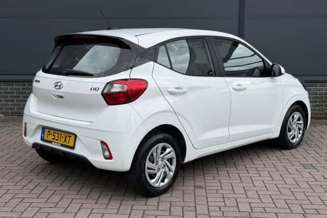 Hyundai i10 (2022) thumbnail 3