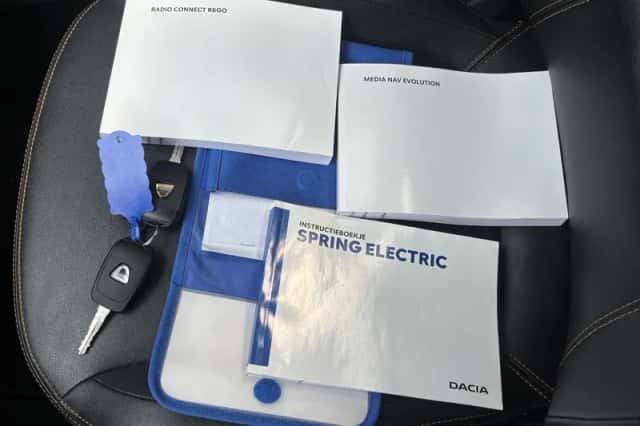 Dacia Spring (2022) thumbnail 4