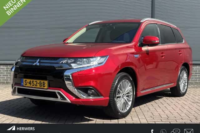 Mitsubishi Outlander (2021) thumbnail 1