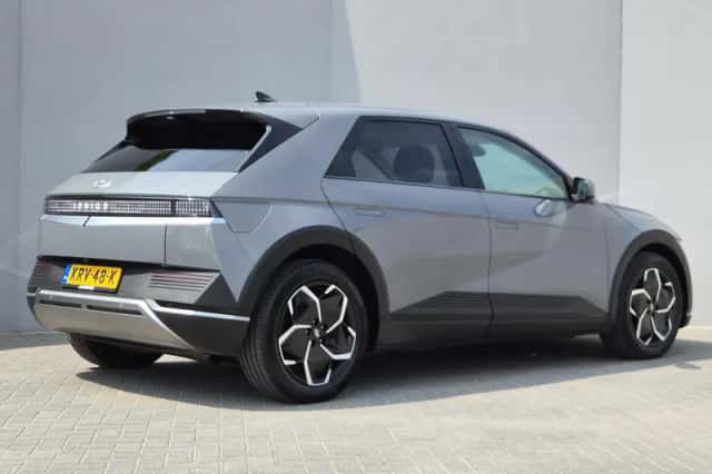 Hyundai Ioniq 5 (2023) thumbnail 3