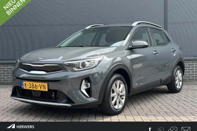 Kia Stonic (2021) thumbnail 1