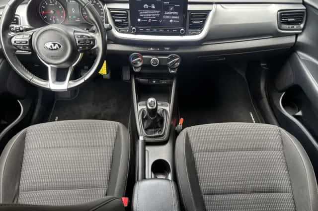 Kia Stonic (2021) thumbnail 2