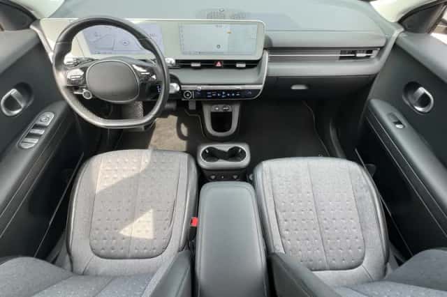 Hyundai Ioniq 5 (2023) thumbnail 2