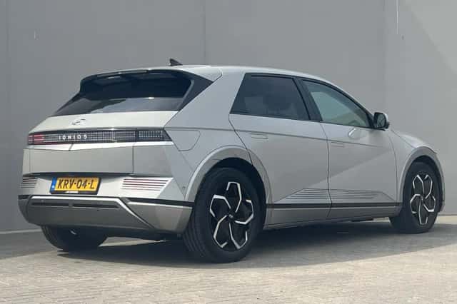 Hyundai Ioniq 5 (2023) thumbnail 3