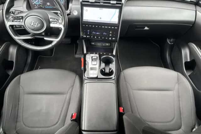 Hyundai Tucson (2022) thumbnail 2