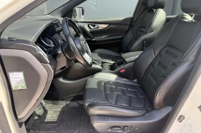Nissan Qashqai (2018) thumbnail 4