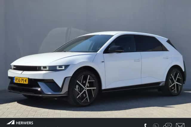 Hyundai Ioniq 5 (2025) thumbnail 1