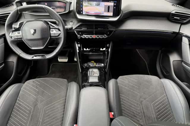 Peugeot 208 (2024) thumbnail 2