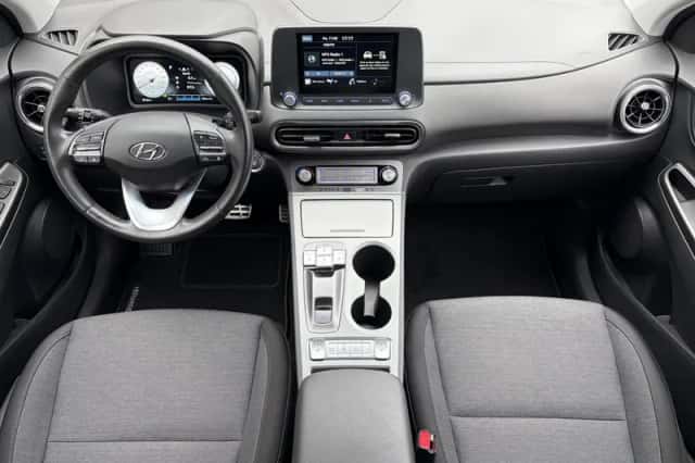 Hyundai Kona (2022) thumbnail 2