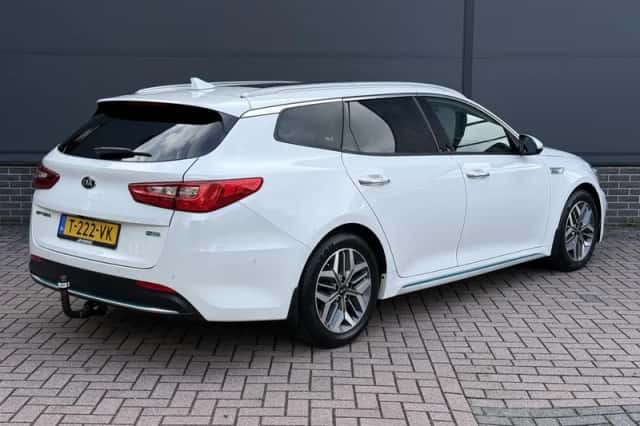 Kia Optima Sportswagon (2020) thumbnail 3