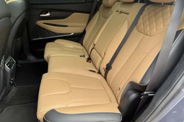 Hyundai Santa Fe (2022) thumbnail 5
