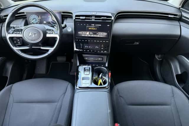 Hyundai Tucson (2022) thumbnail 2