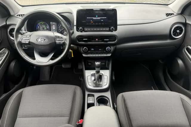 Hyundai Kona (2023) thumbnail 2