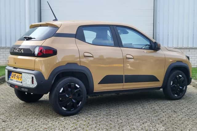 Dacia Spring (2024) thumbnail 3