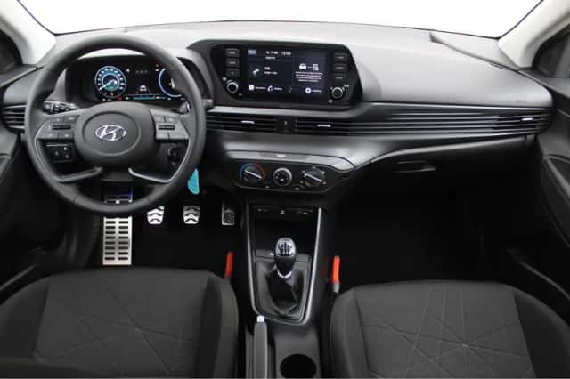 Hyundai Bayon (2024) thumbnail 2