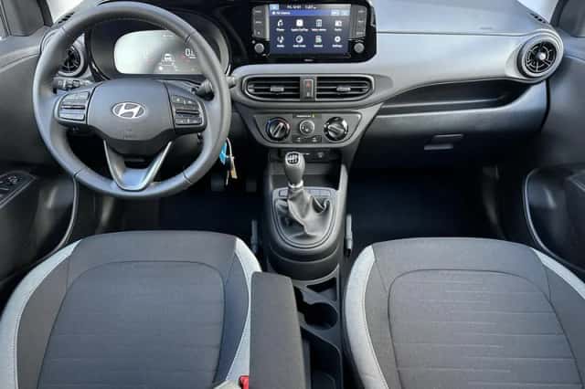 Hyundai i10 (2024) thumbnail 2