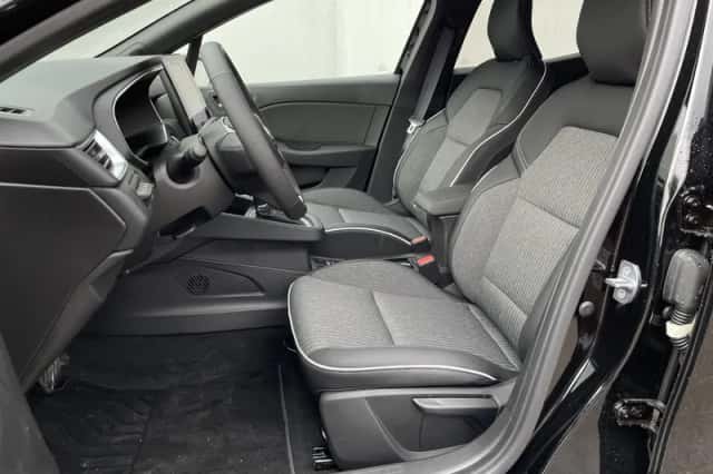 Mitsubishi Colt (2025) thumbnail 6