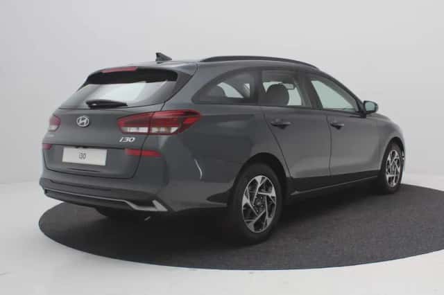 Hyundai i30 (2025) thumbnail 2