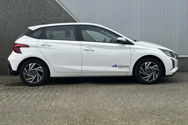 Hyundai i20 (2024) thumbnail 32
