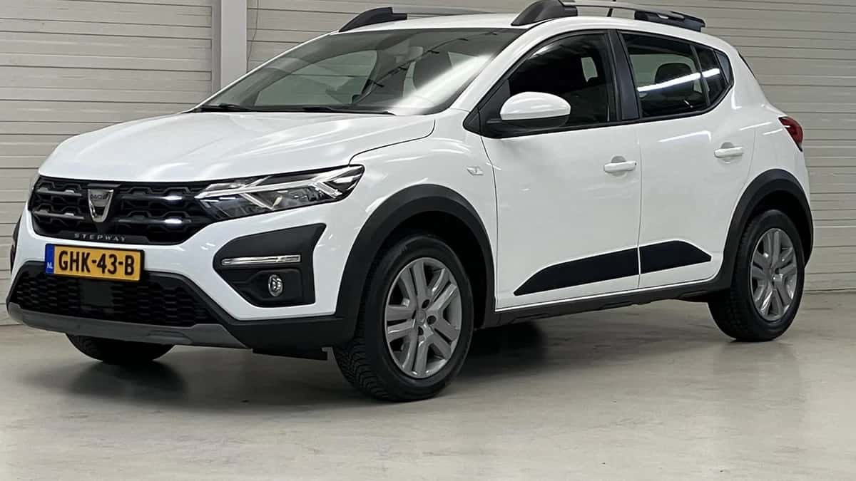 Dacia Sandero Stepway (2023) — foto 1