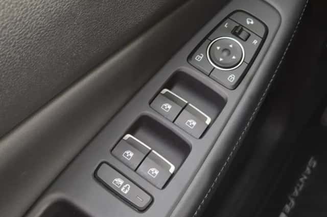 Hyundai Santa Fe (2022) thumbnail 24