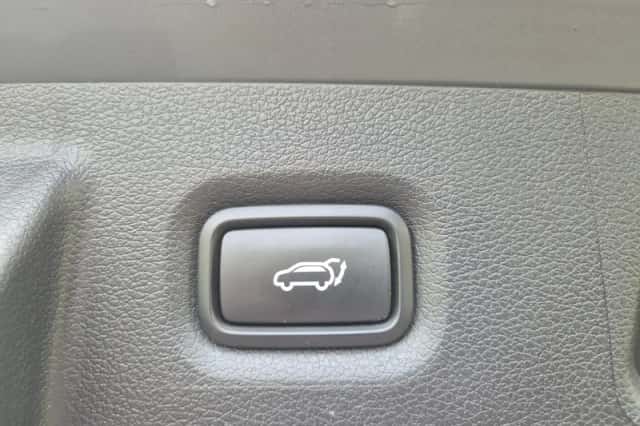 Hyundai Santa Fe (2022) thumbnail 38