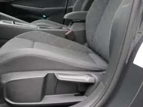 Volkswagen Golf (2021) thumbnail 30