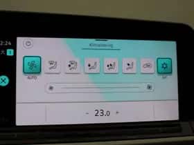 Volkswagen Golf (2021) thumbnail 41
