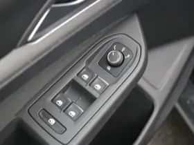 Volkswagen Golf (2021) thumbnail 10