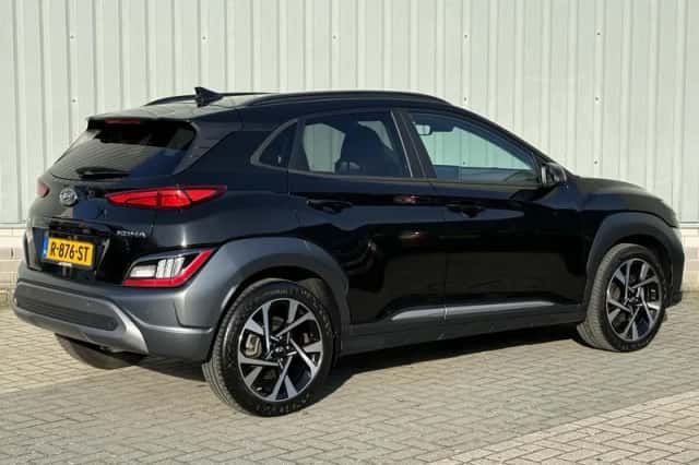 Hyundai Kona (2022) thumbnail 3