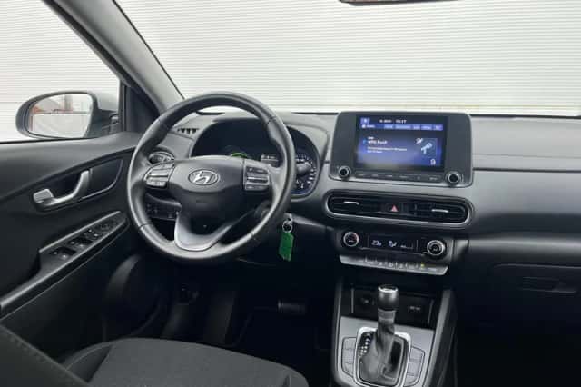 Hyundai Kona (2022) thumbnail 2