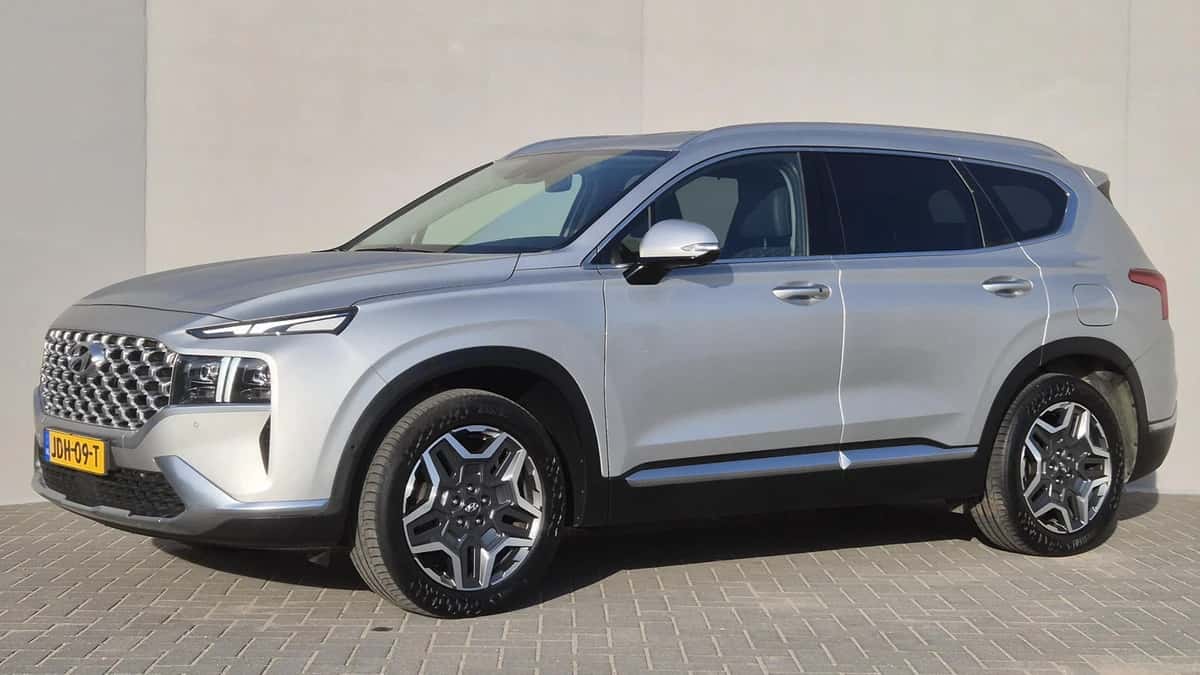 Hyundai Santa Fe (2022) — foto 1