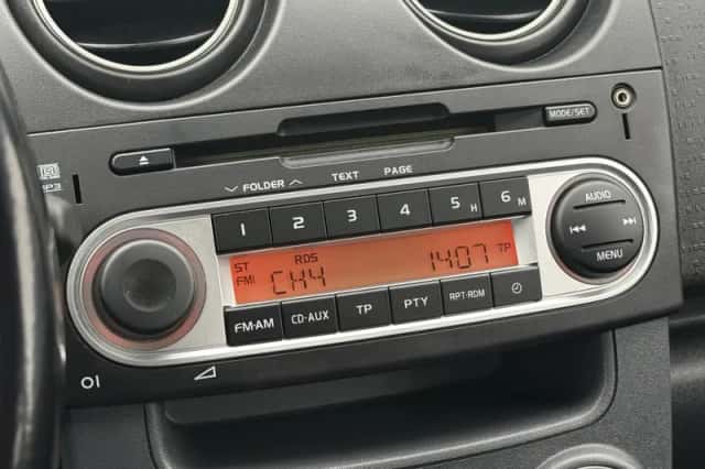 Mitsubishi Colt (2011) thumbnail 8